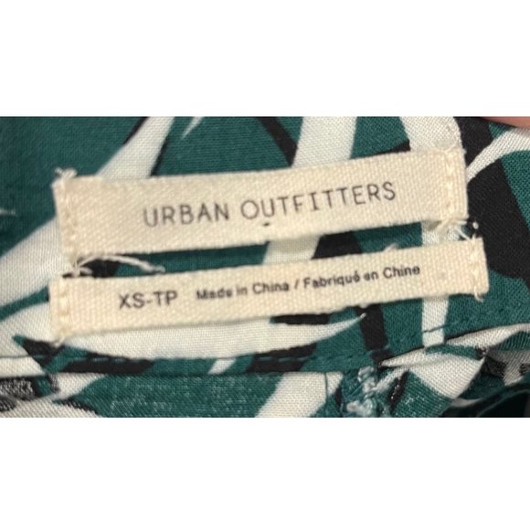 URBAN OUTFITTERS Tabby Tulip Tie Green White Shorts - Picture 3 of 5